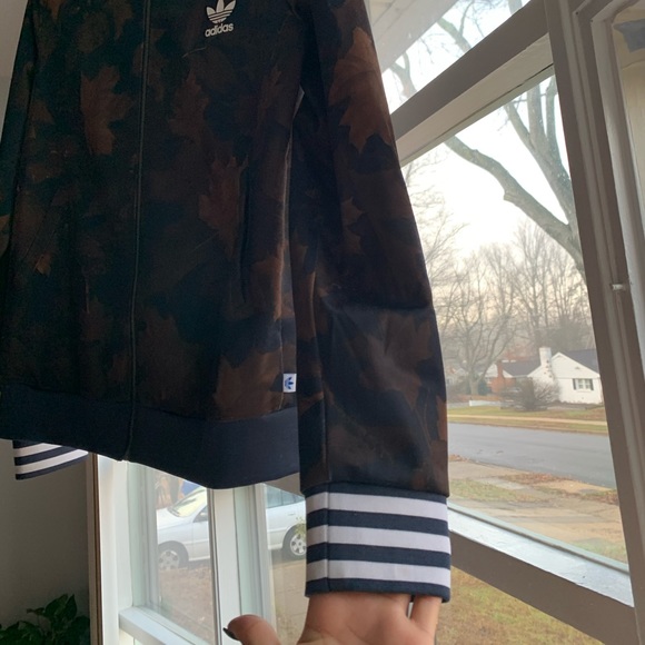 Adidas jacket - Picture 4 of 4